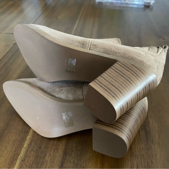 Suede ankle booties - Picture 7 of 10